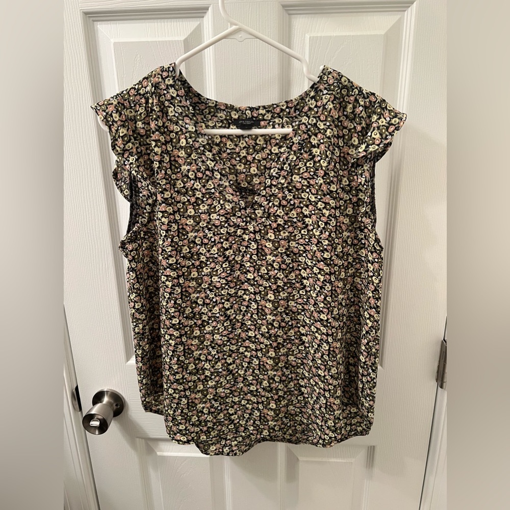 Ann Taylor Floral Tshirt
